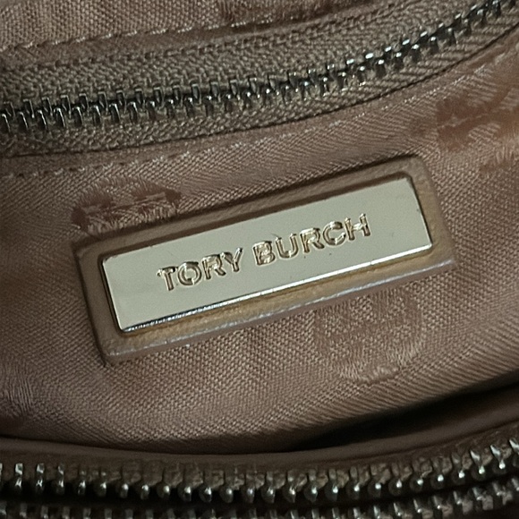 TORY BURCH
Leather Chain-Link Handle Bag - Picture 12 of 12